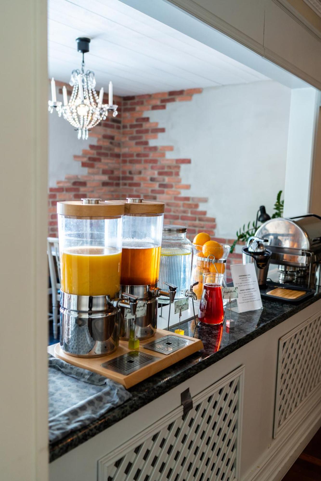 Park Hotel Linkoeping Fawlty Towers Экстерьер фото